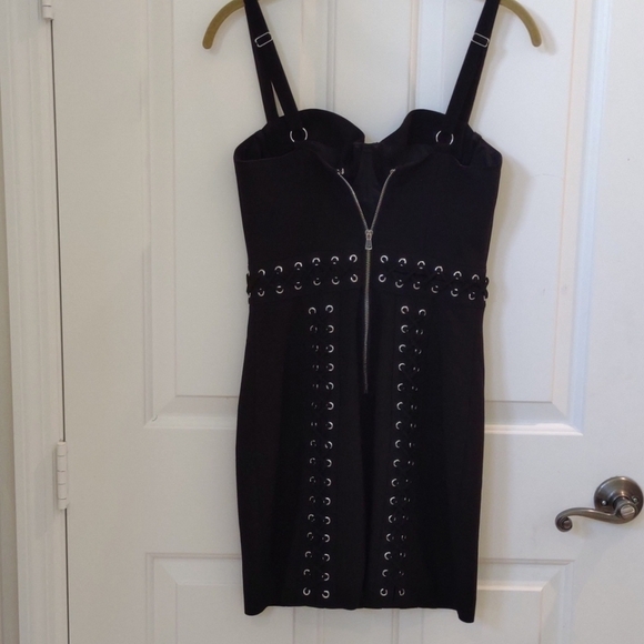 bebe X NAVEN women's short laced dress size 2 - Picture 3 of 4